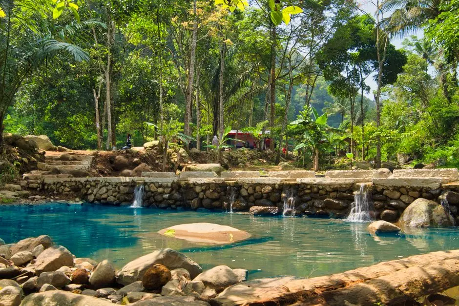 Menelusuri Pesona Tersembunyi Pantai Tanjung Kalian di Muntok