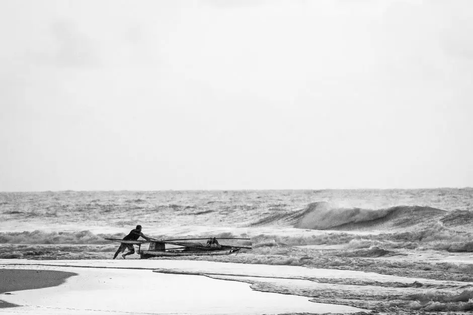 Aktivitas nelayan tradisional di Pantai Tanjung Kalian